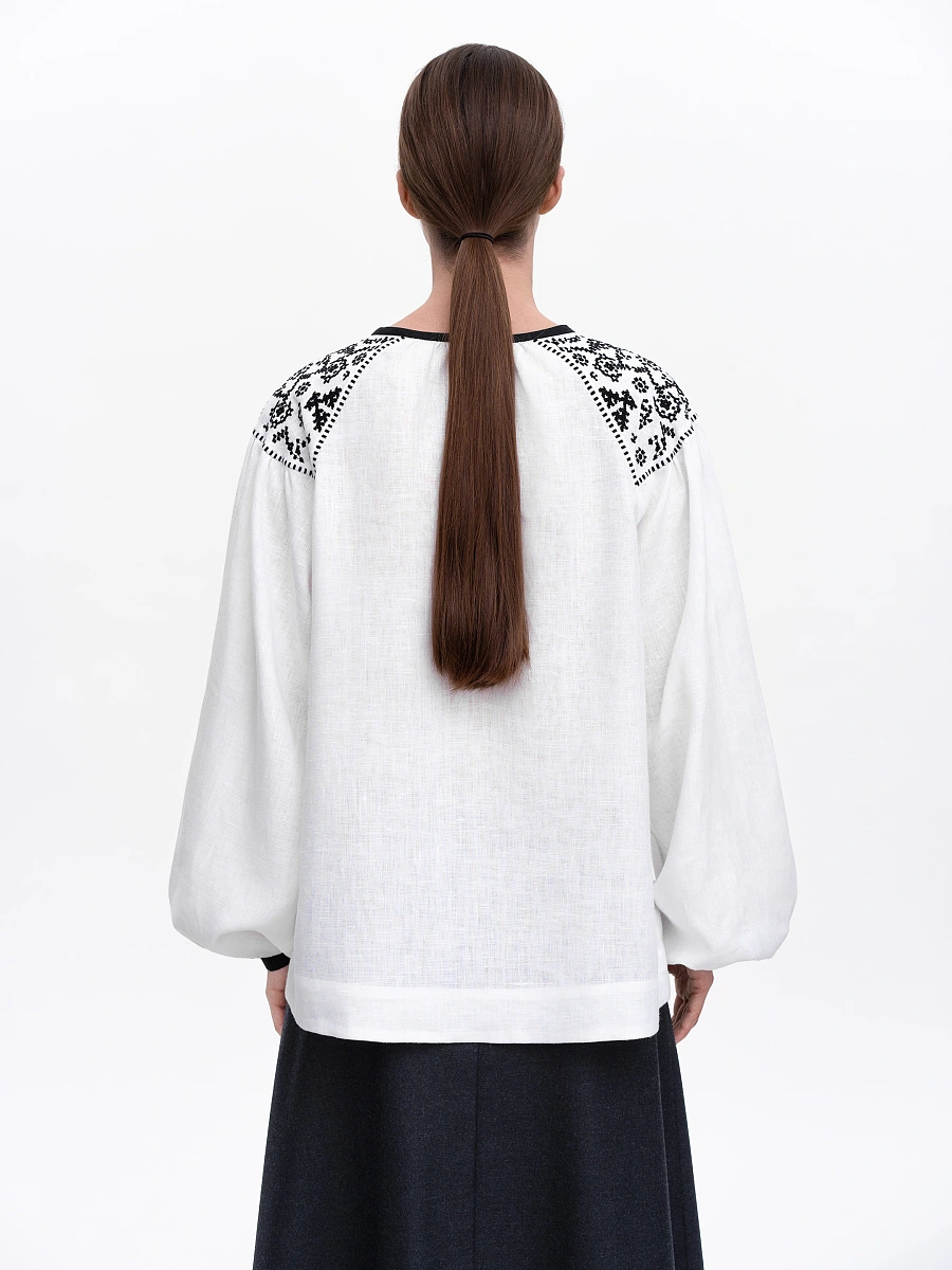 Embroidered shirt "Izola" black — White