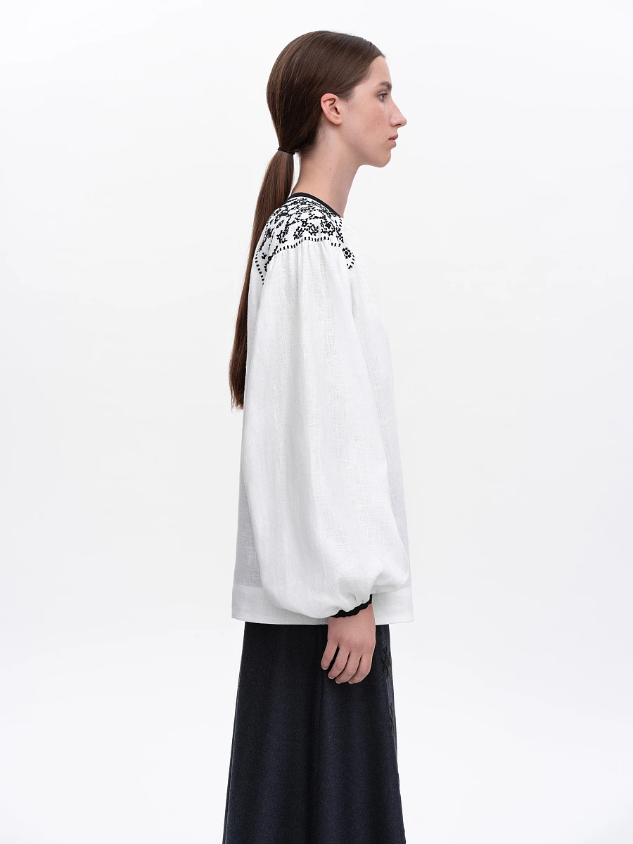 Embroidered shirt "Izola" black — White