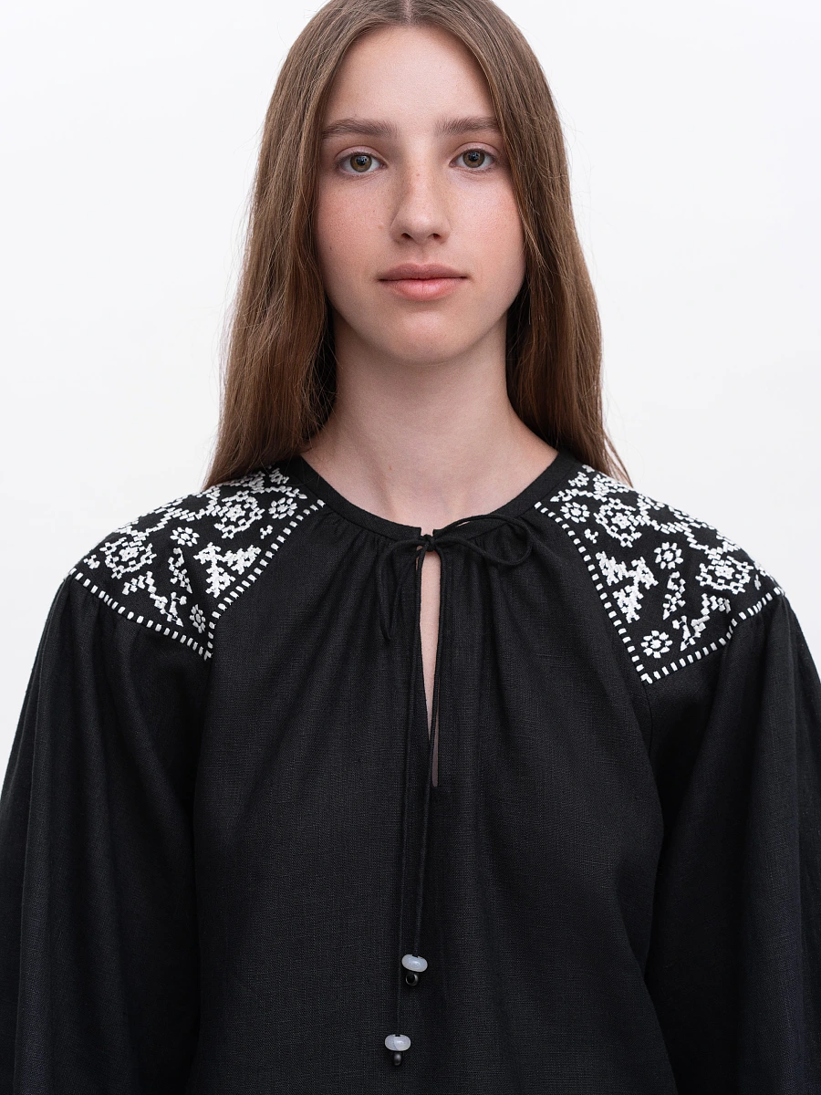 Embroidered shirt "Izola" white — Black