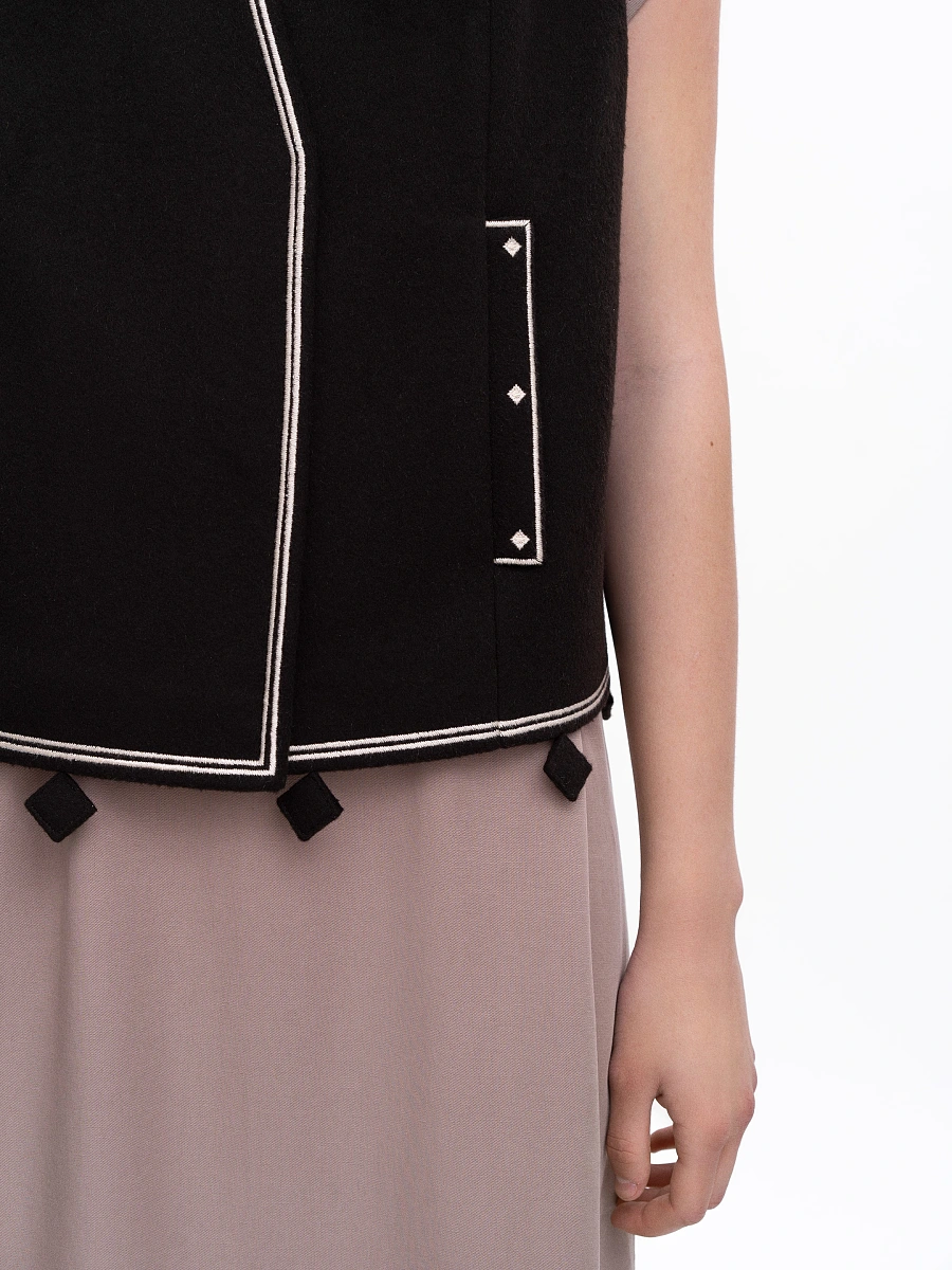Milk embroidered vest "Kibchyk" — Black
