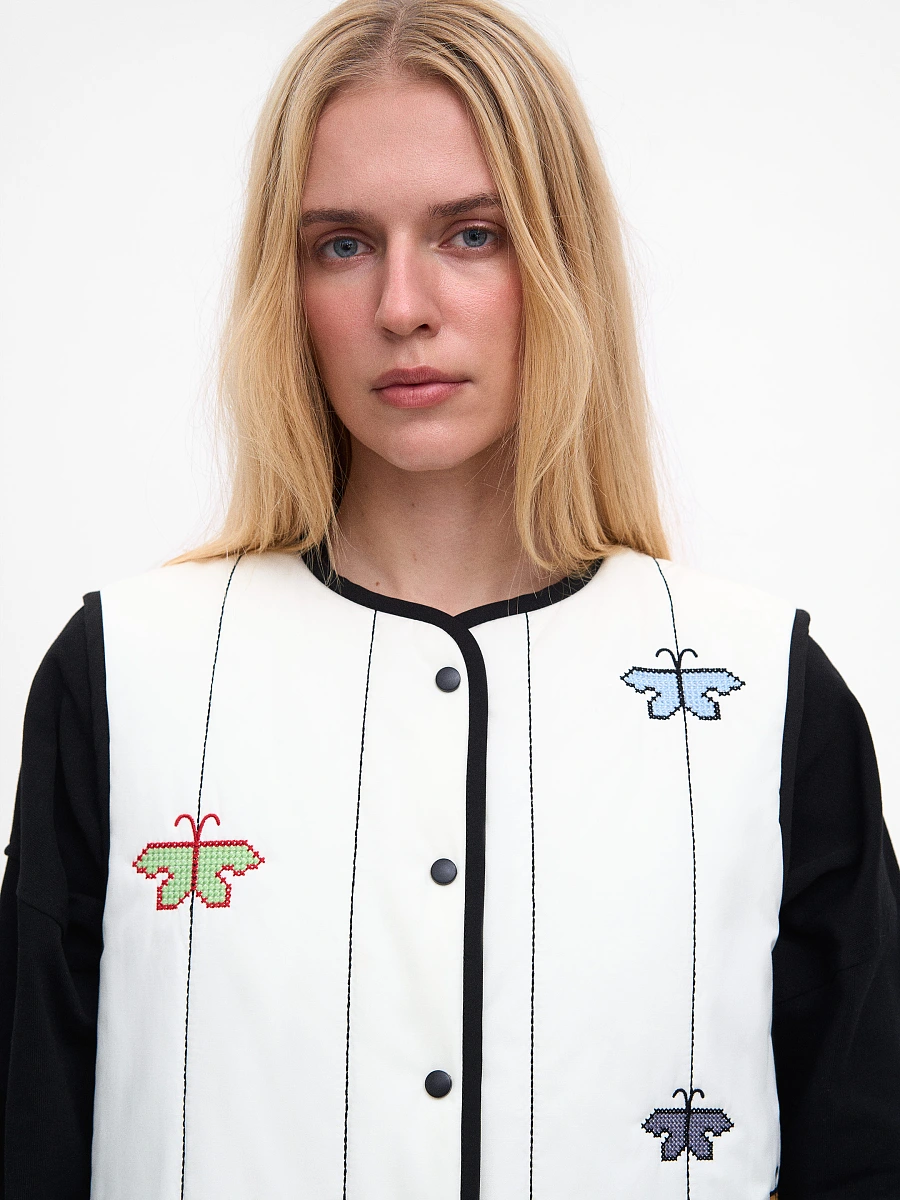 Black vest “Siayvytsia” — White