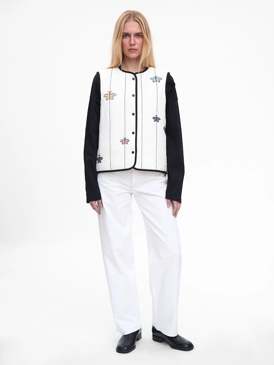 Black vest “Siayvytsia” — White