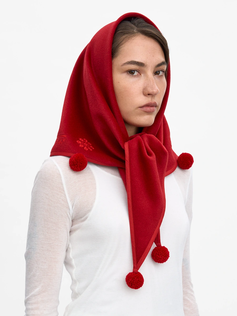 The “Nich” scarf in black — Red