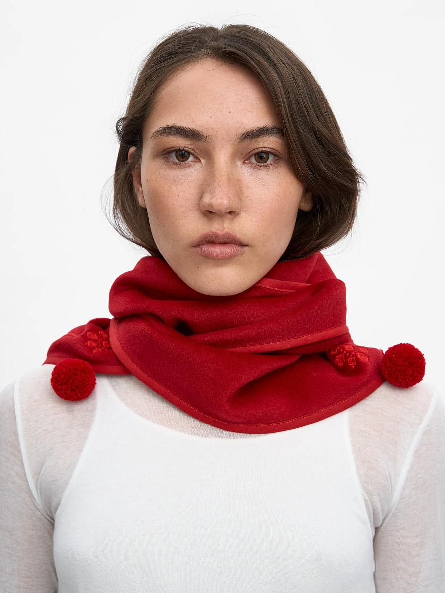 The “Nich” scarf in black — Red
