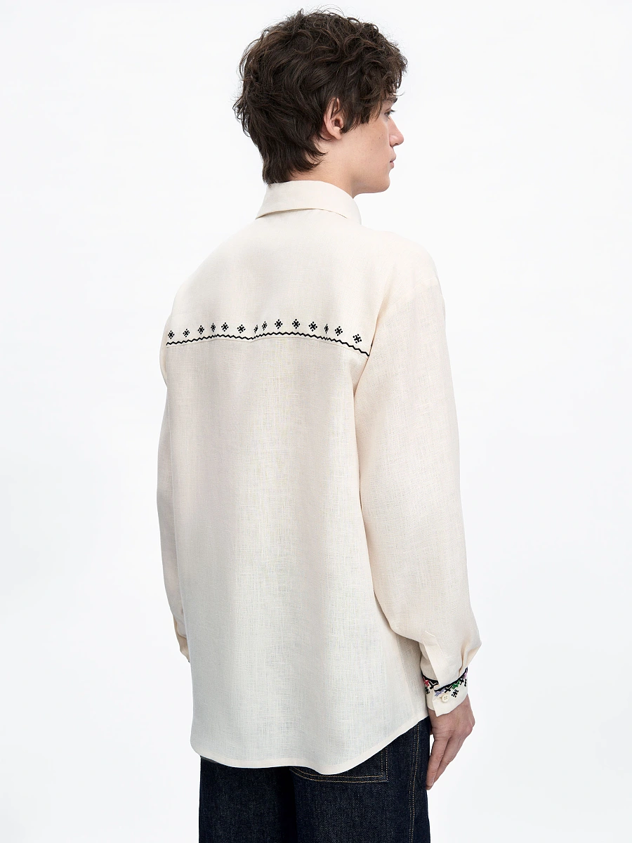Mandrivnyk dark shirt — White