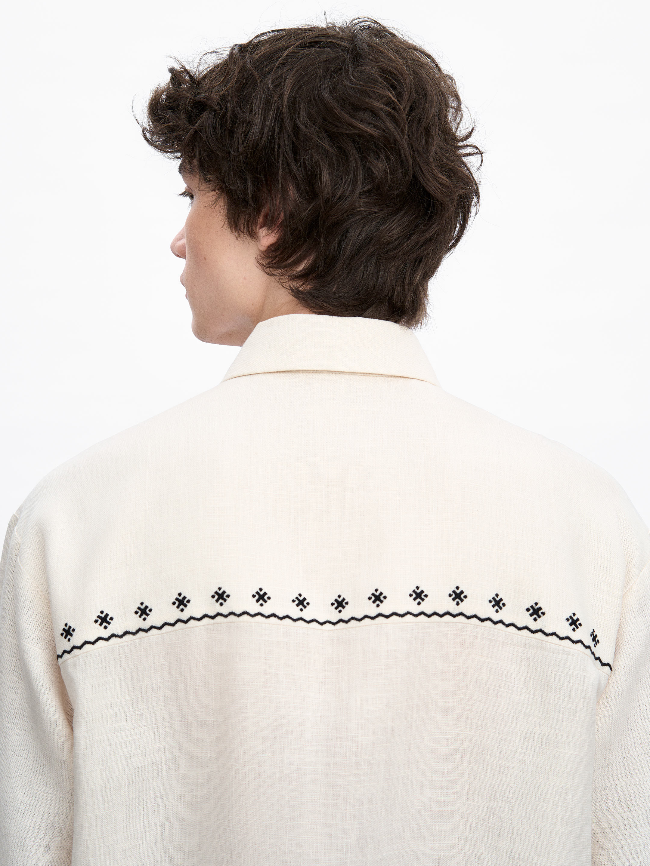 Mandrivnyk light shirt choose