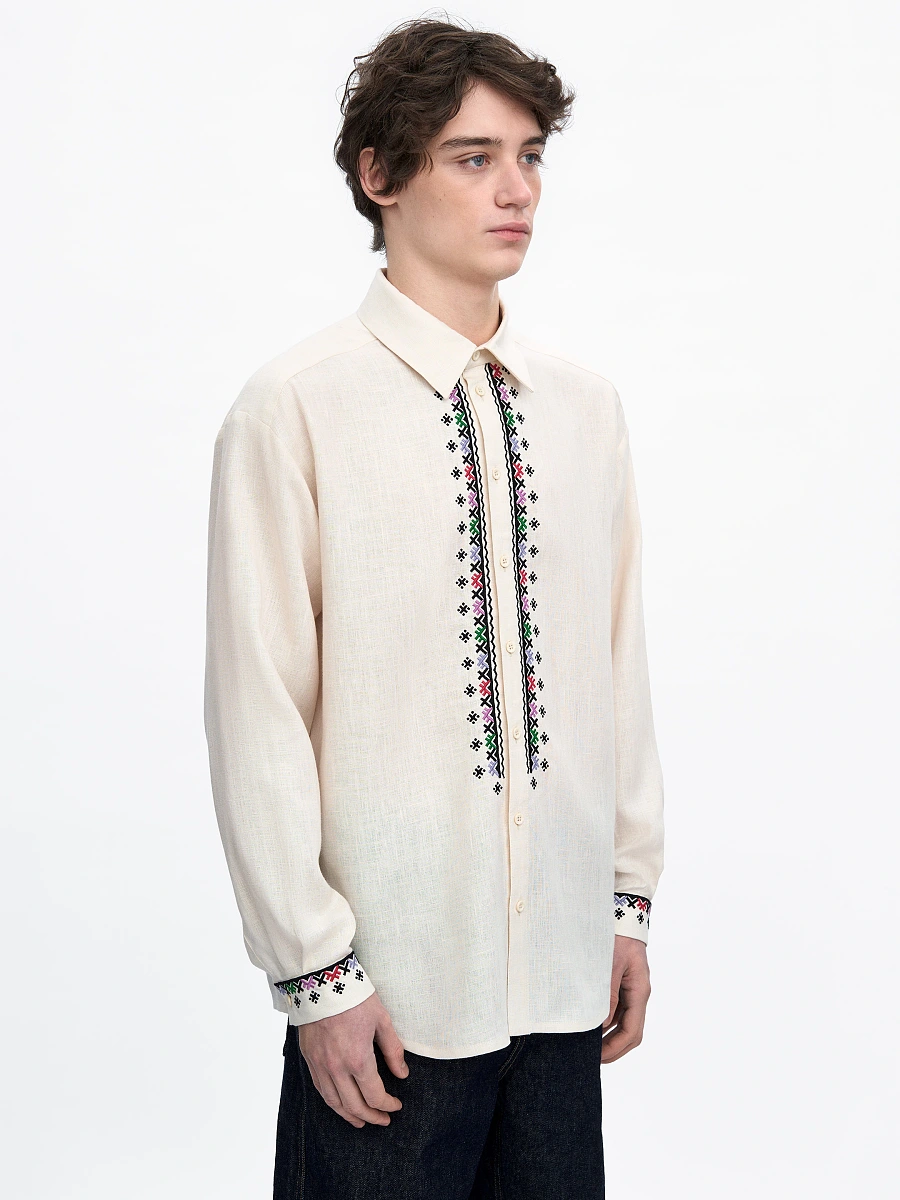 Mandrivnyk dark shirt — White