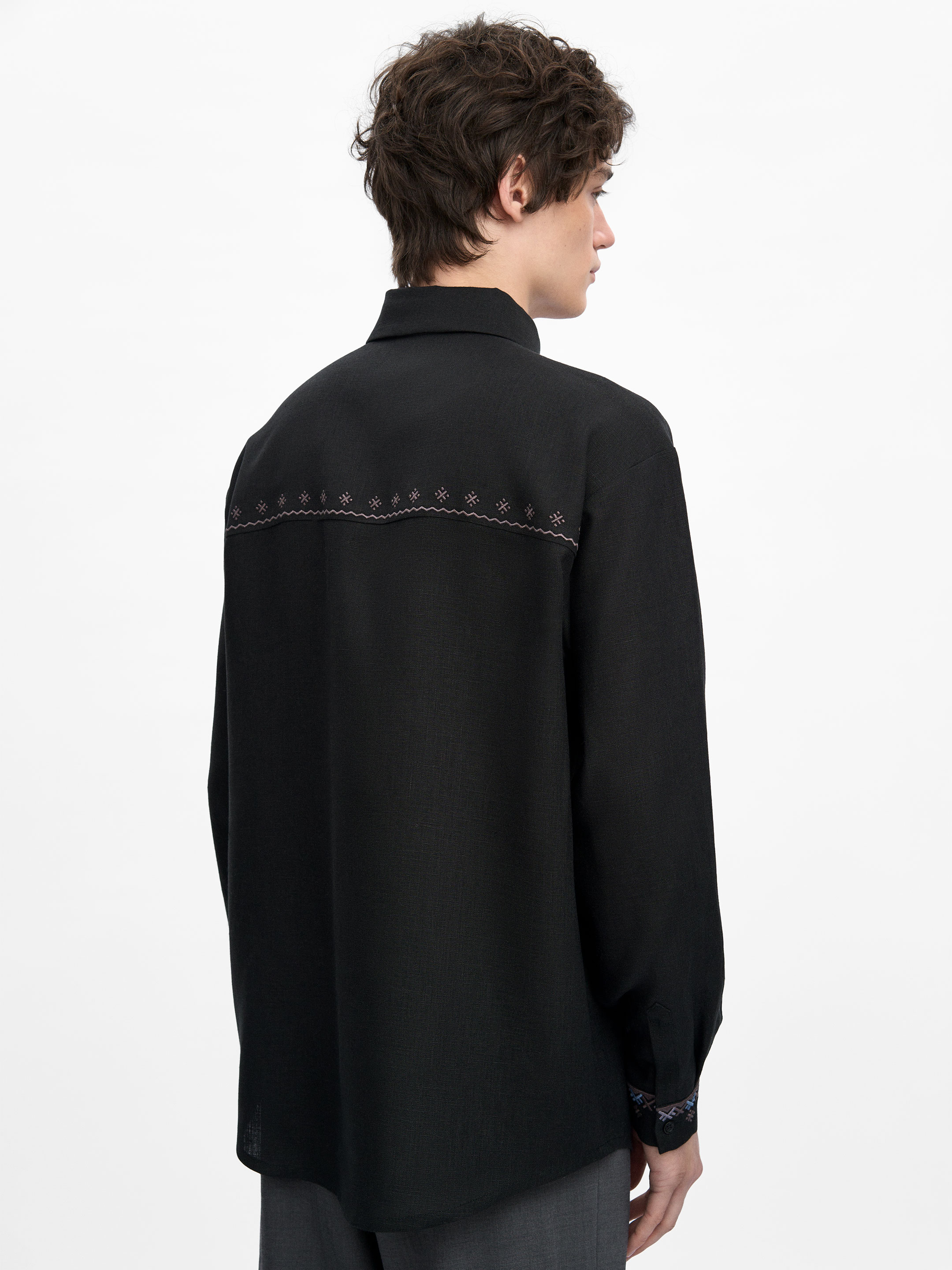 Mandrivnyk dark shirt ціна