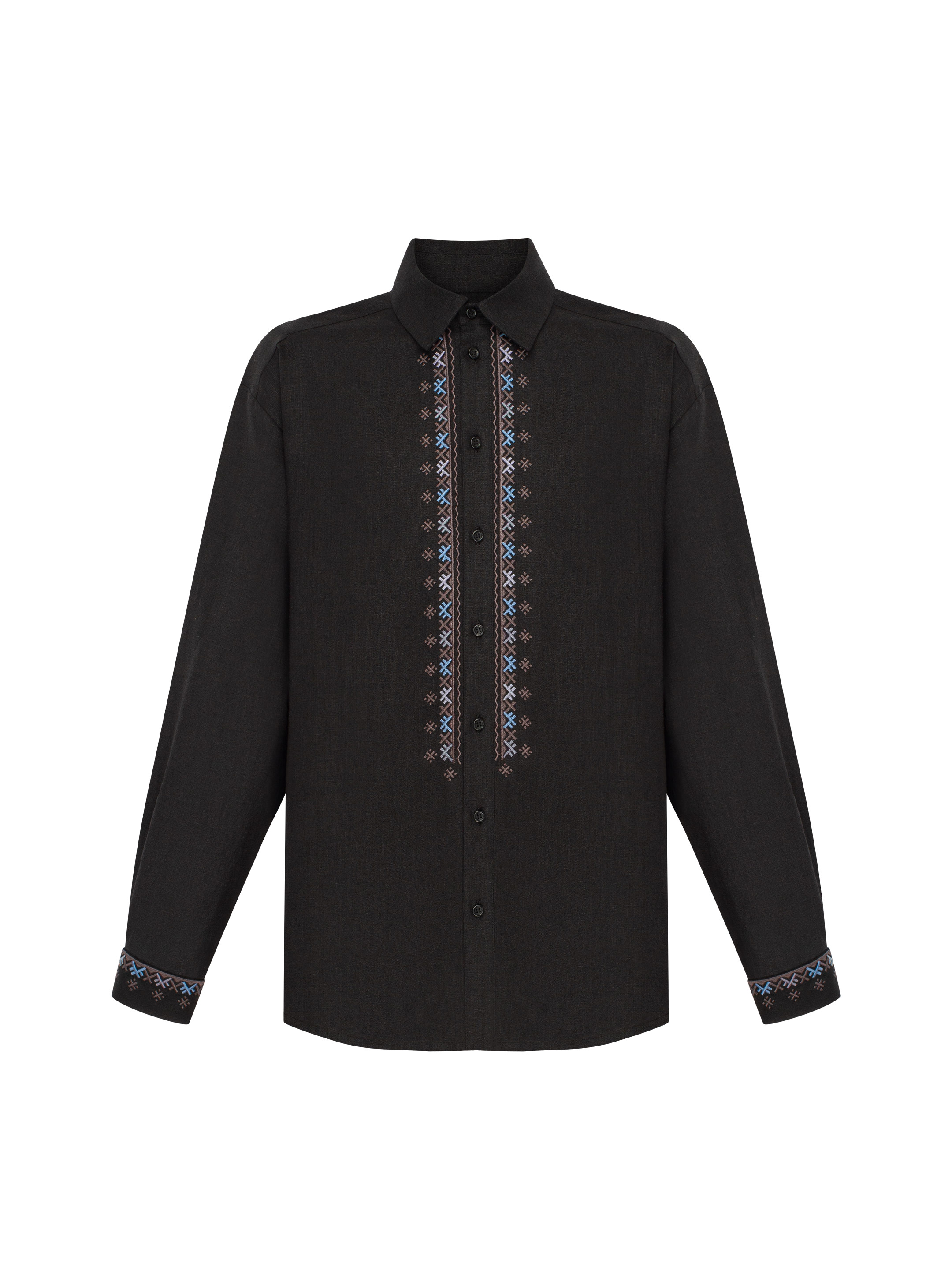 Mandrivnyk dark shirt fitting