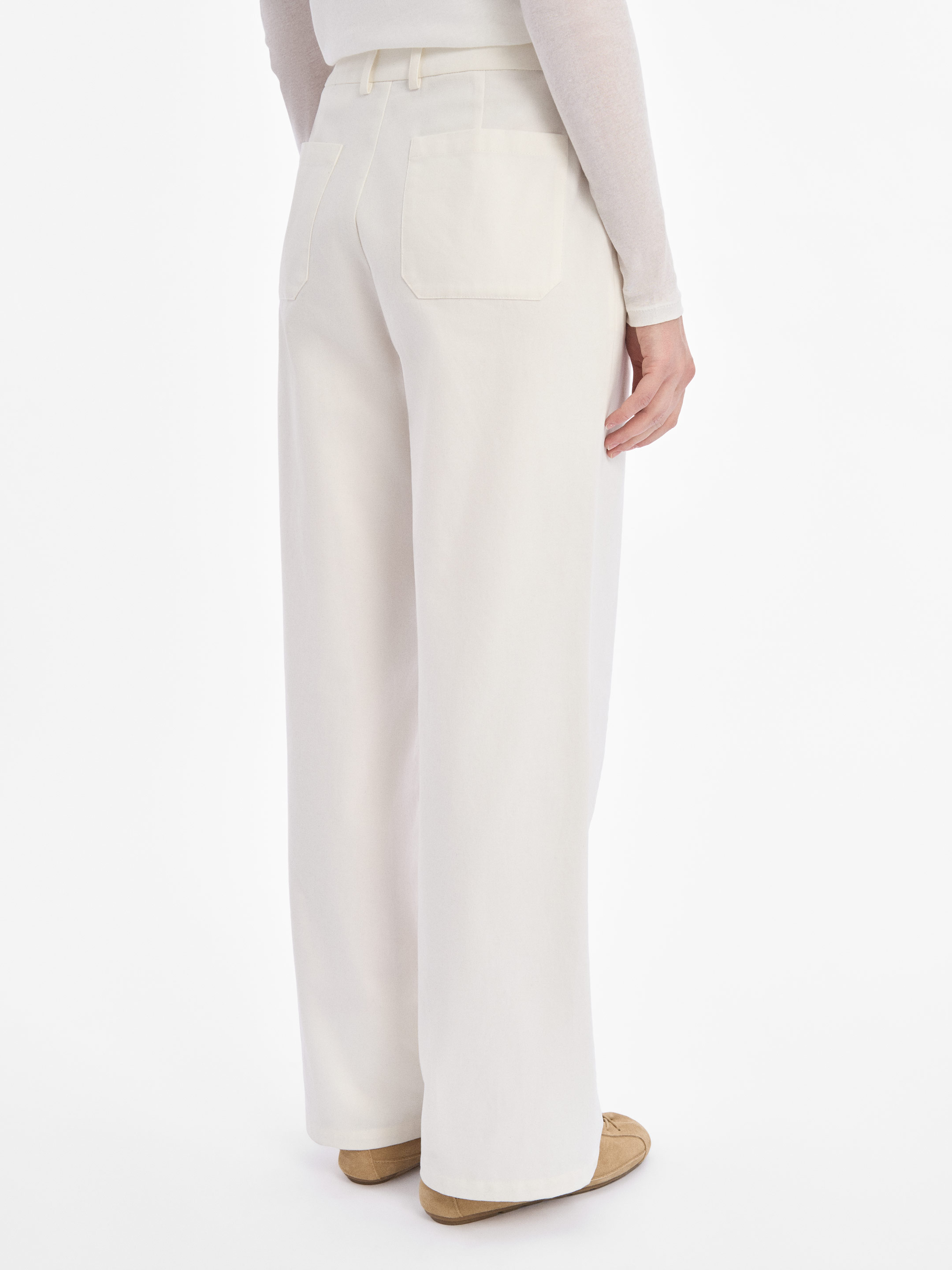 “Osonnia” white pants photo