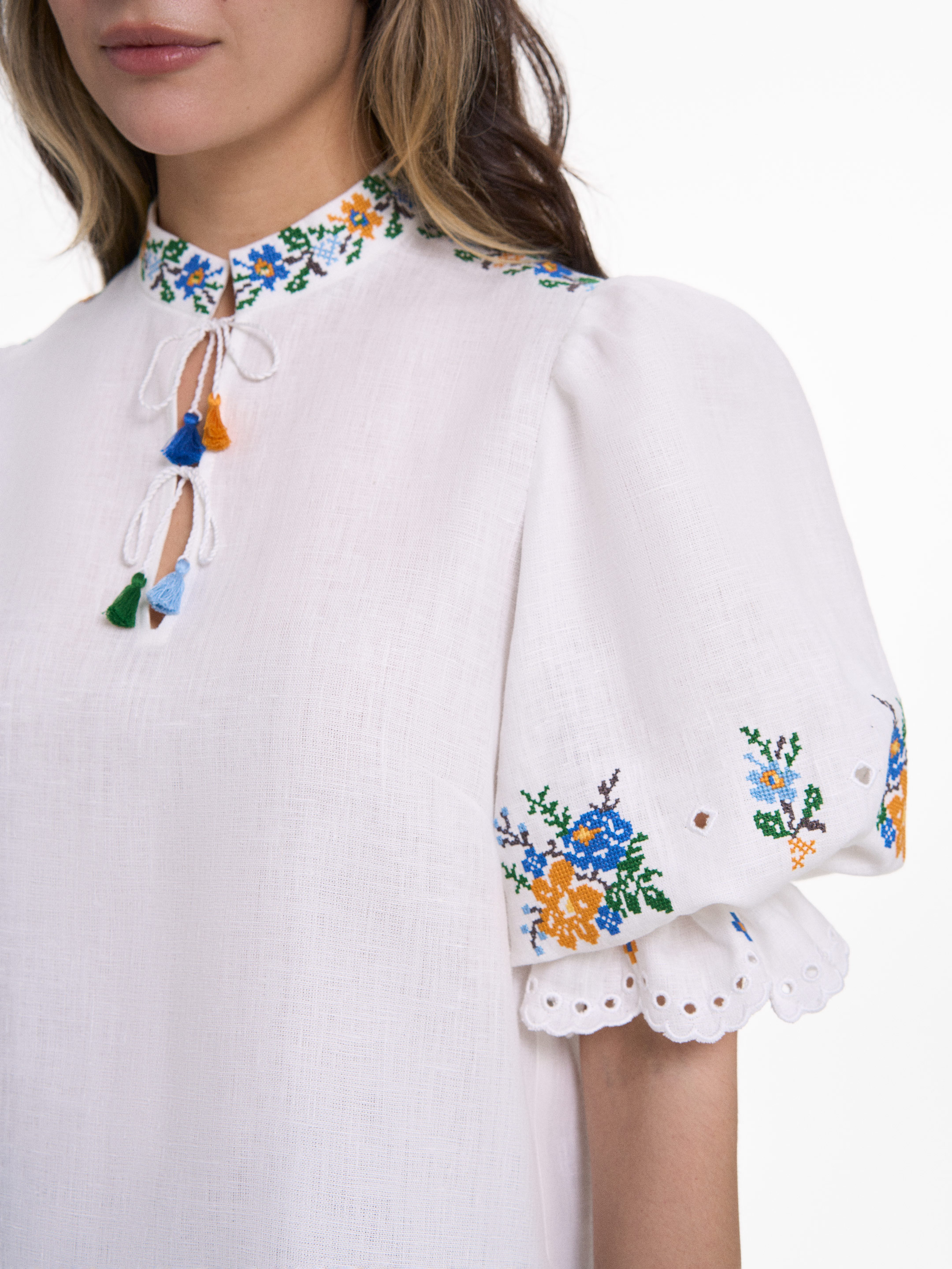 “Vesnoviy” short-sleeved blouse choose