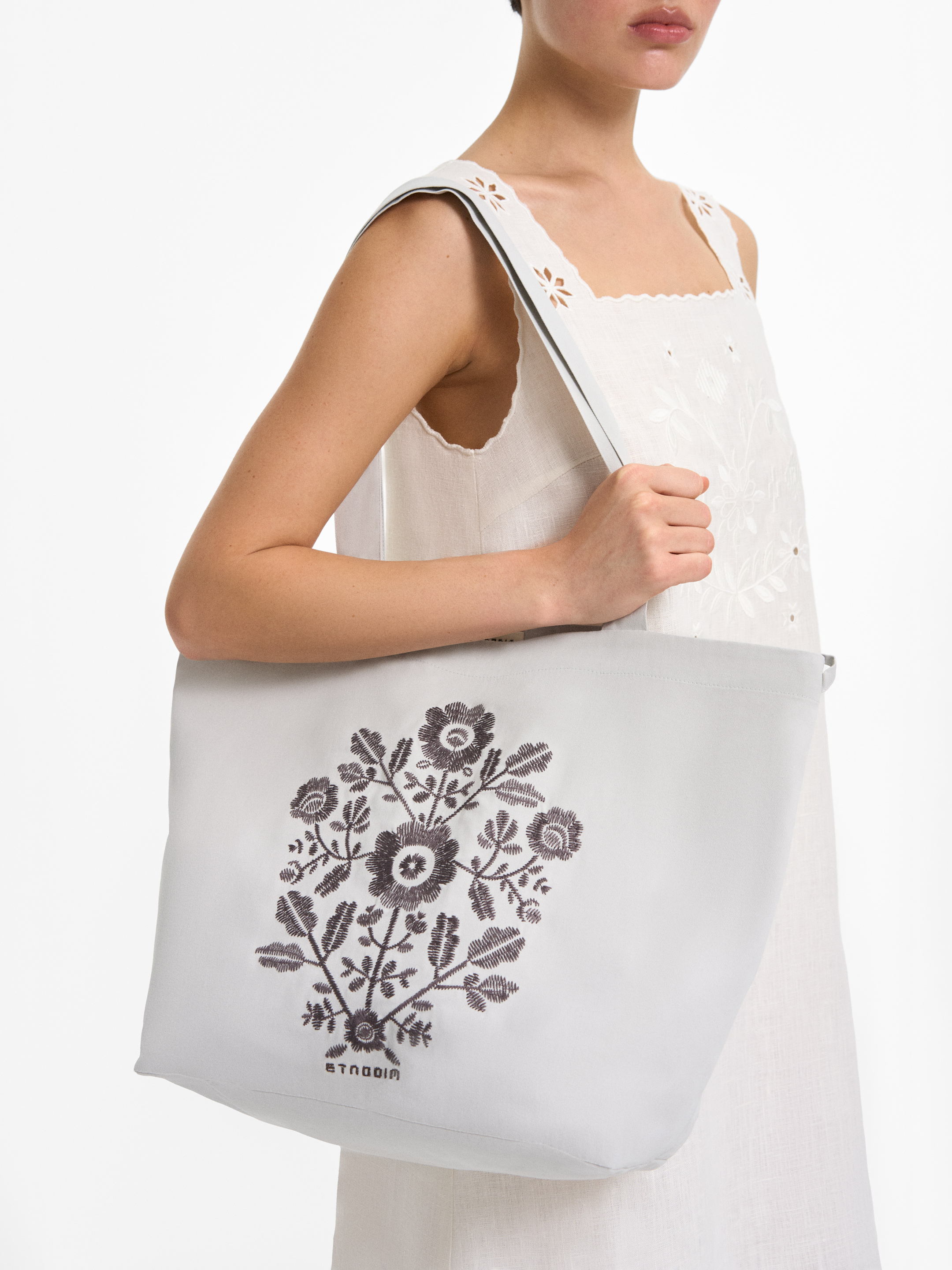 “Pervyi” Embroidered Bag Buy